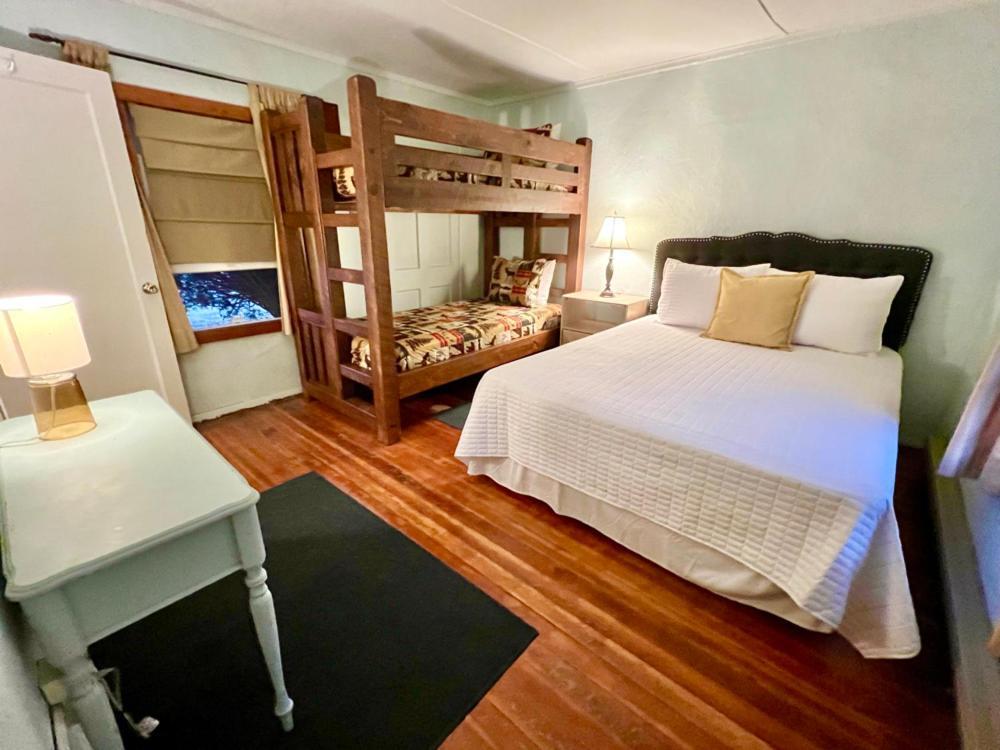 Отель Mile High Ranch Бисби Экстерьер фото