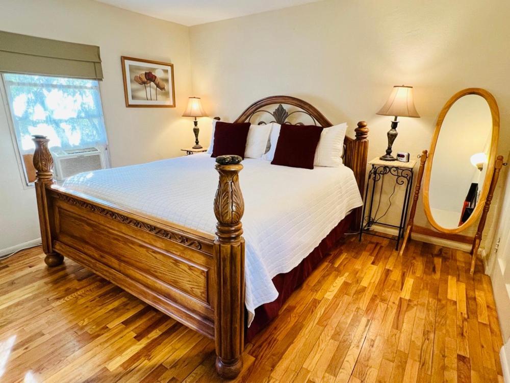 Отель Mile High Ranch Бисби Экстерьер фото